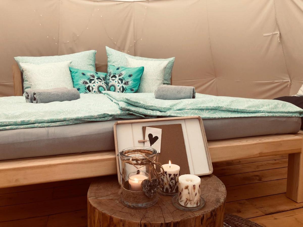 Glamping Nad Meandry Hotel Unhost Ngoại thất bức ảnh